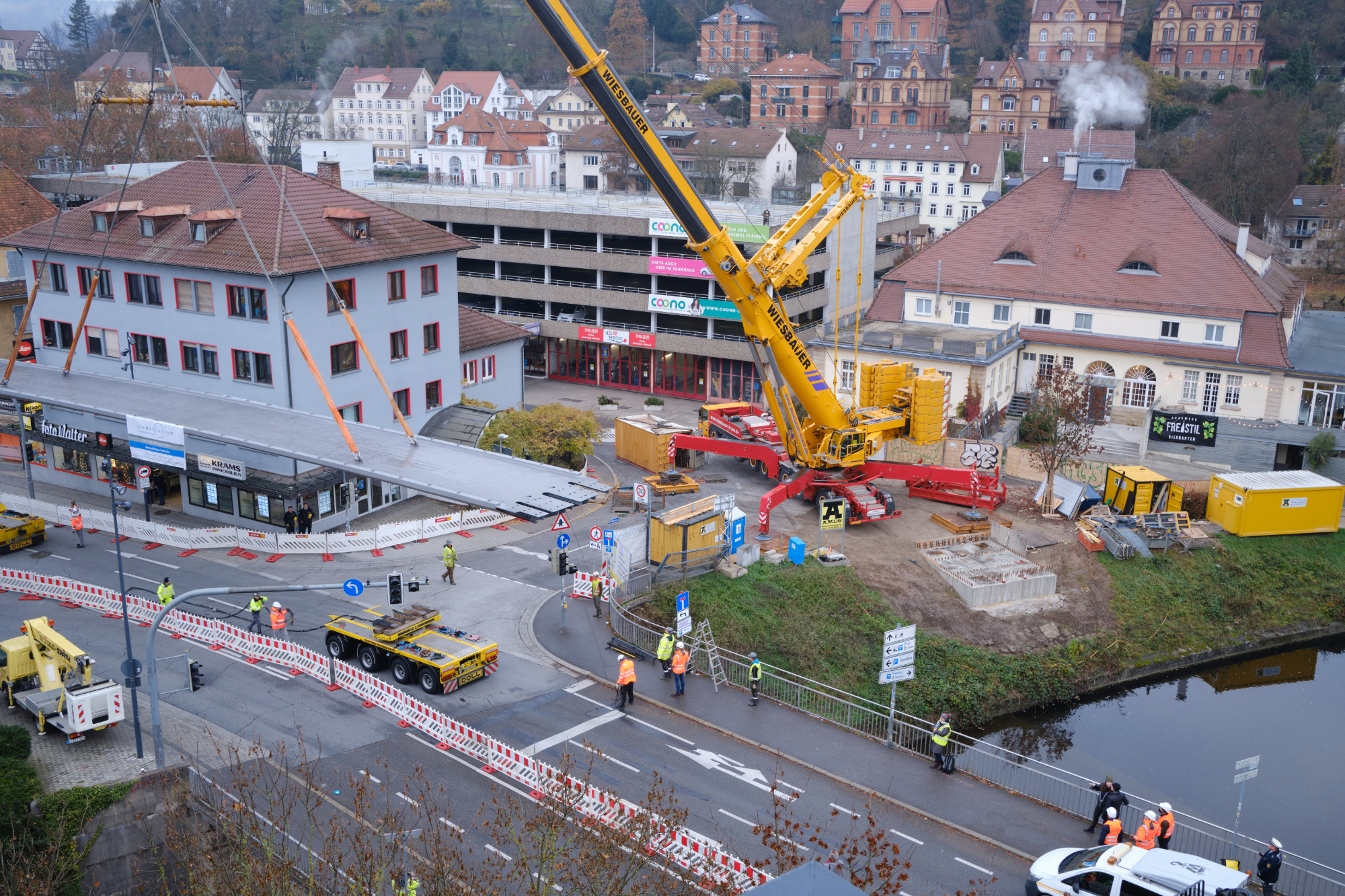 Einhub der Radbrücke Mitte